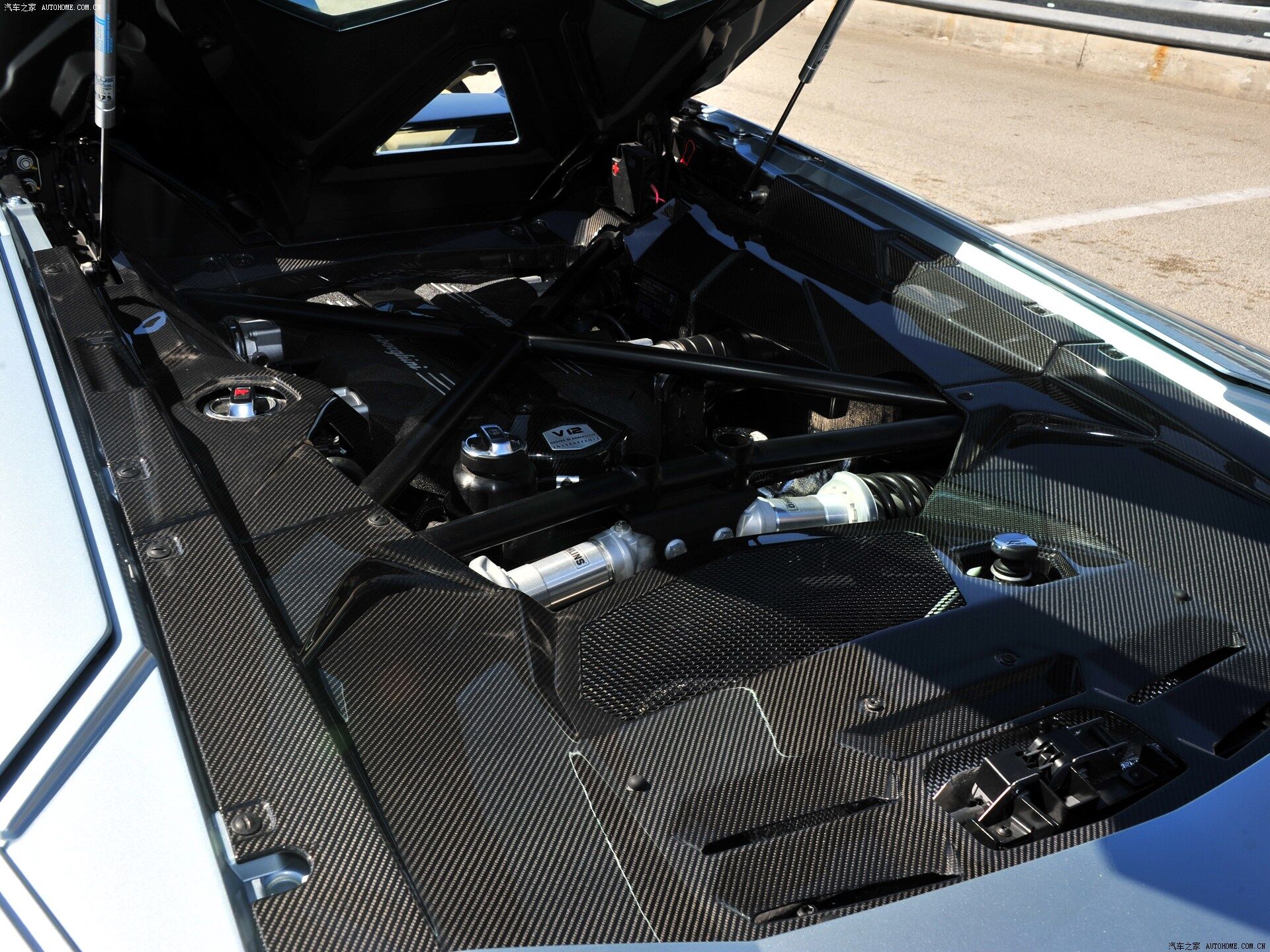 Reemplazo de la cubierta del compartimento del motor de fibra de carbono para Lamborghini Aventador LP700 Coupé Carbonado 2011-2016