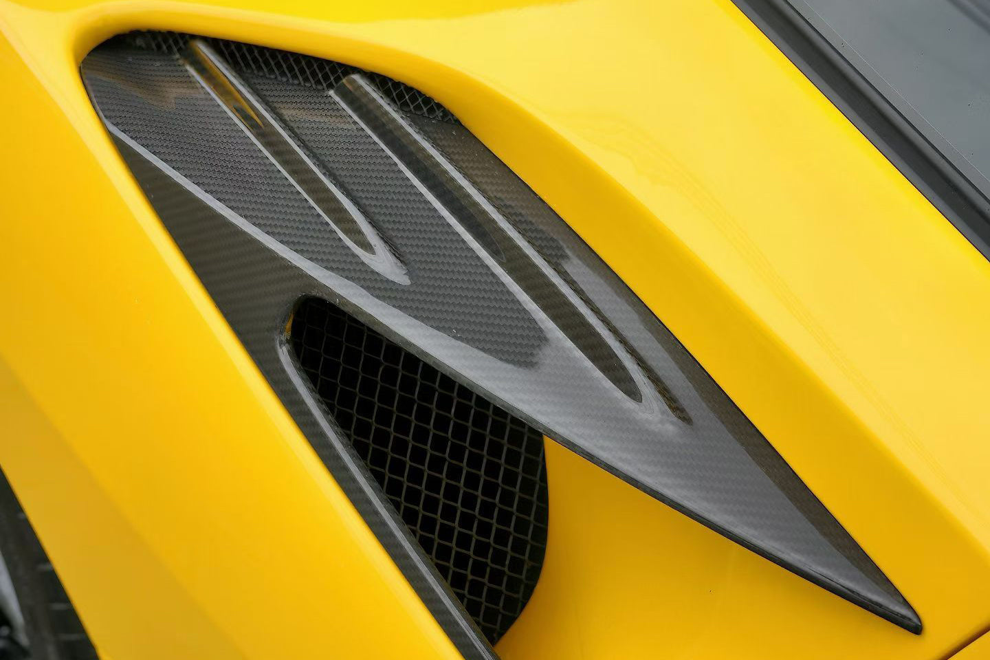 Carbonado MSY Style Autoclave Carbon Fiber Quarter Panel Side Scoops | 2019-2024 Ferrari F8