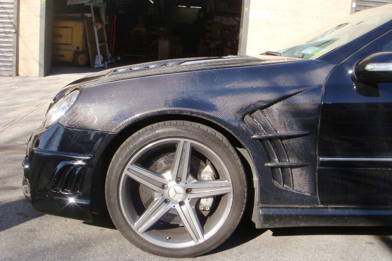 Carbonado 2005-2007 Mercedes Benzw203 C55 AMG  Only WI Style  Front Fender