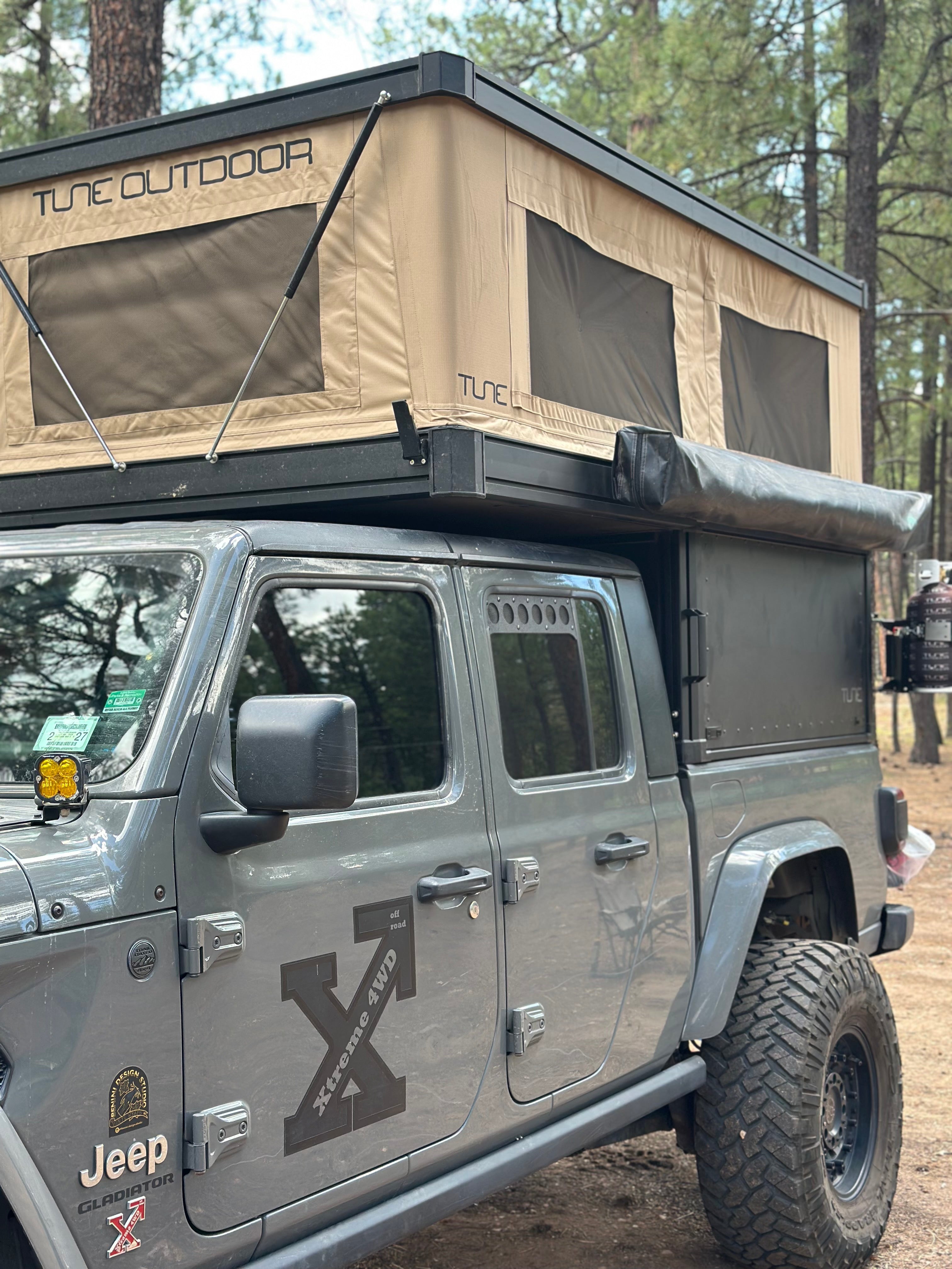 Visual Autowerks Gladiator/Wrangler Window Vents (JL)