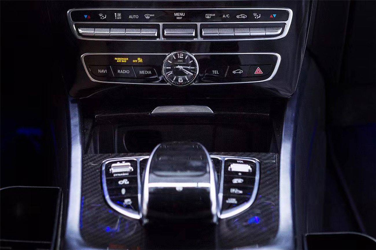 Carbonado 2019-2022 Mercedes Benz W464 G550 & G63AMG G-Class Dry Carbon Fiber Center Console Replacement