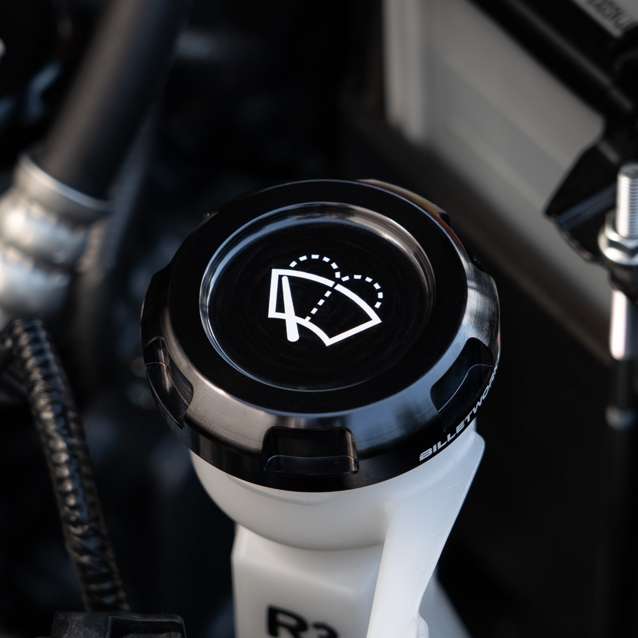 Tapas del compartimento del motor Billetworkz (Subaru STI 2015-2021)