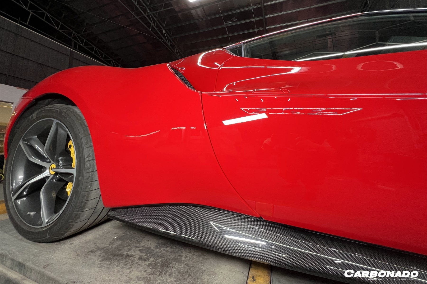 Faldones laterales de fibra de carbono seca estilo OEM para Ferrari 296 GTB Carbonado 2022-UP