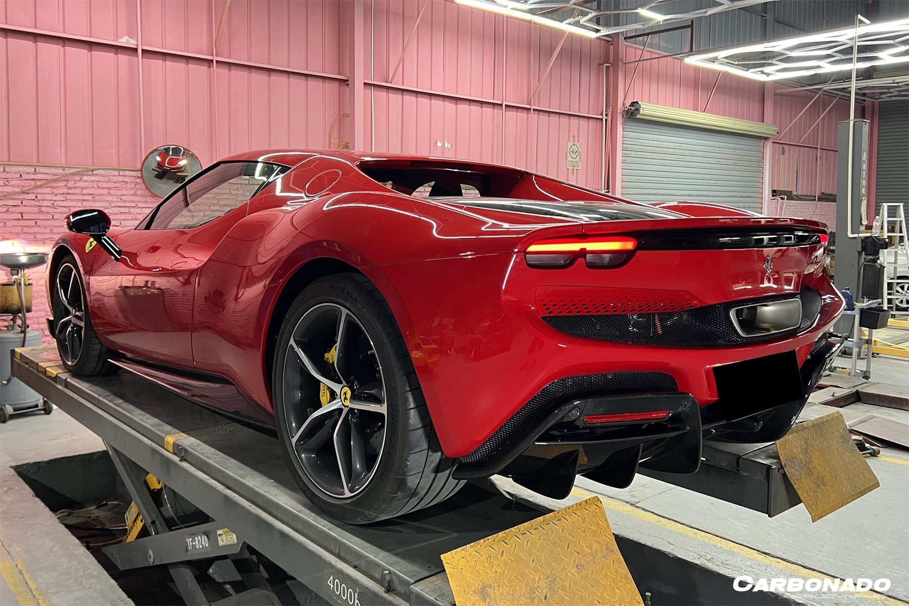 Faldones laterales de fibra de carbono seca estilo OEM para Ferrari 296 GTB Carbonado 2022-UP