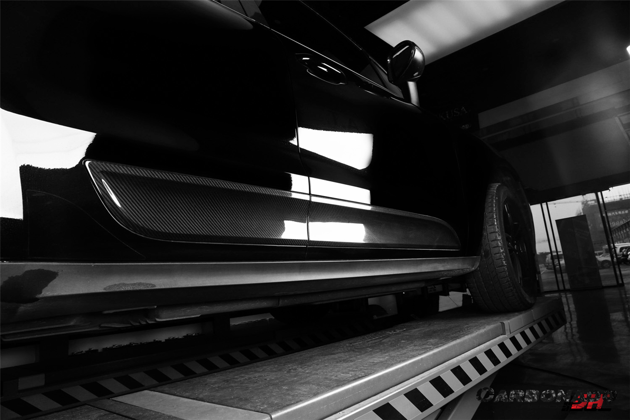 Carbonado 2014-2024 Porsche Macan S  Turbo and GTS 95B Dry Carbon Fiber Door Trims