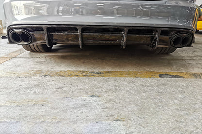 Carbonado 2016-2019 Audi RS7 MAN Style Dry Carbon Fiber Rear Diffuser
