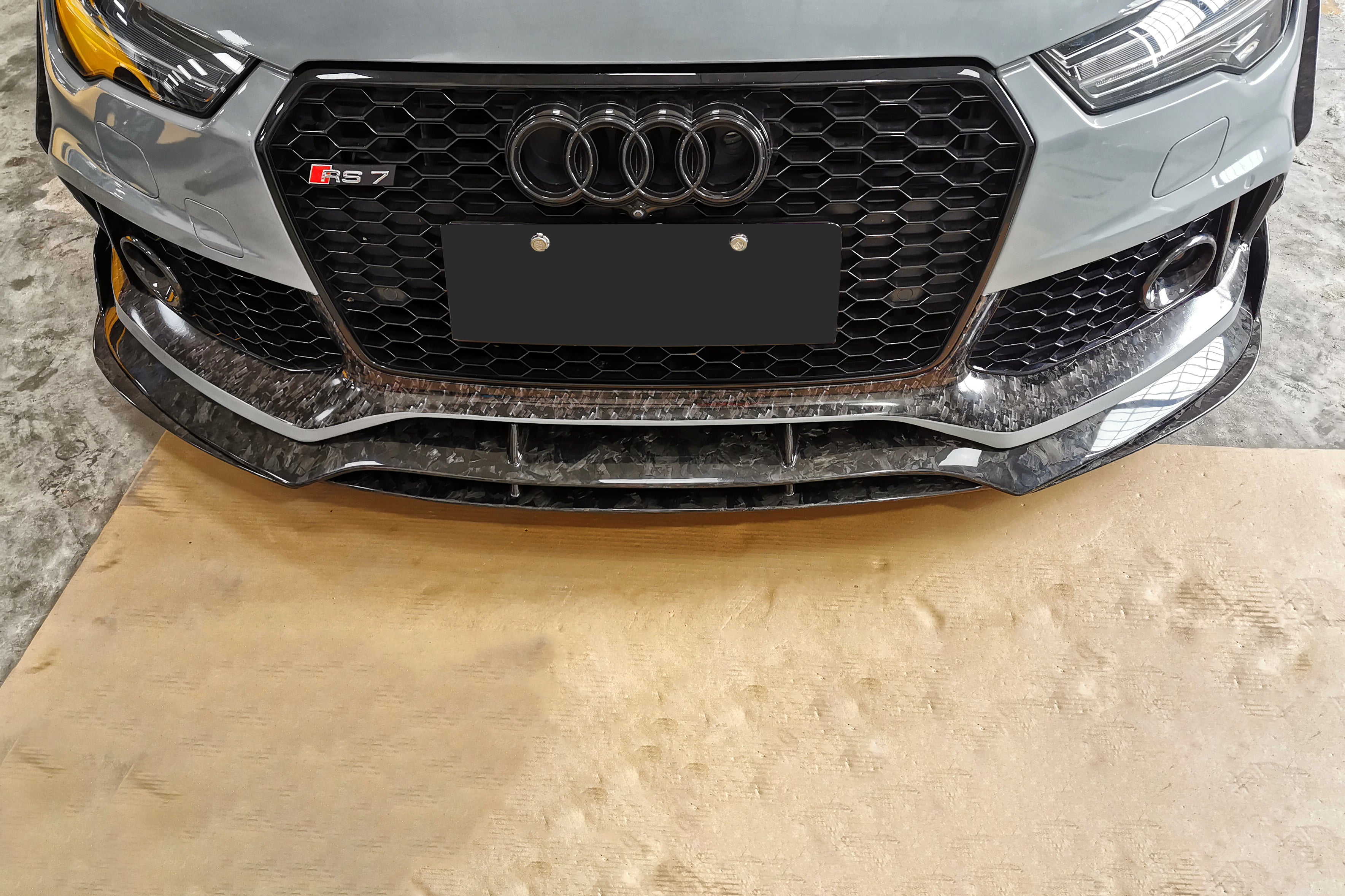 Divisor frontal de fibra de carbono seco estilo MAN para Audi RS7 Carbonado 2016-2019