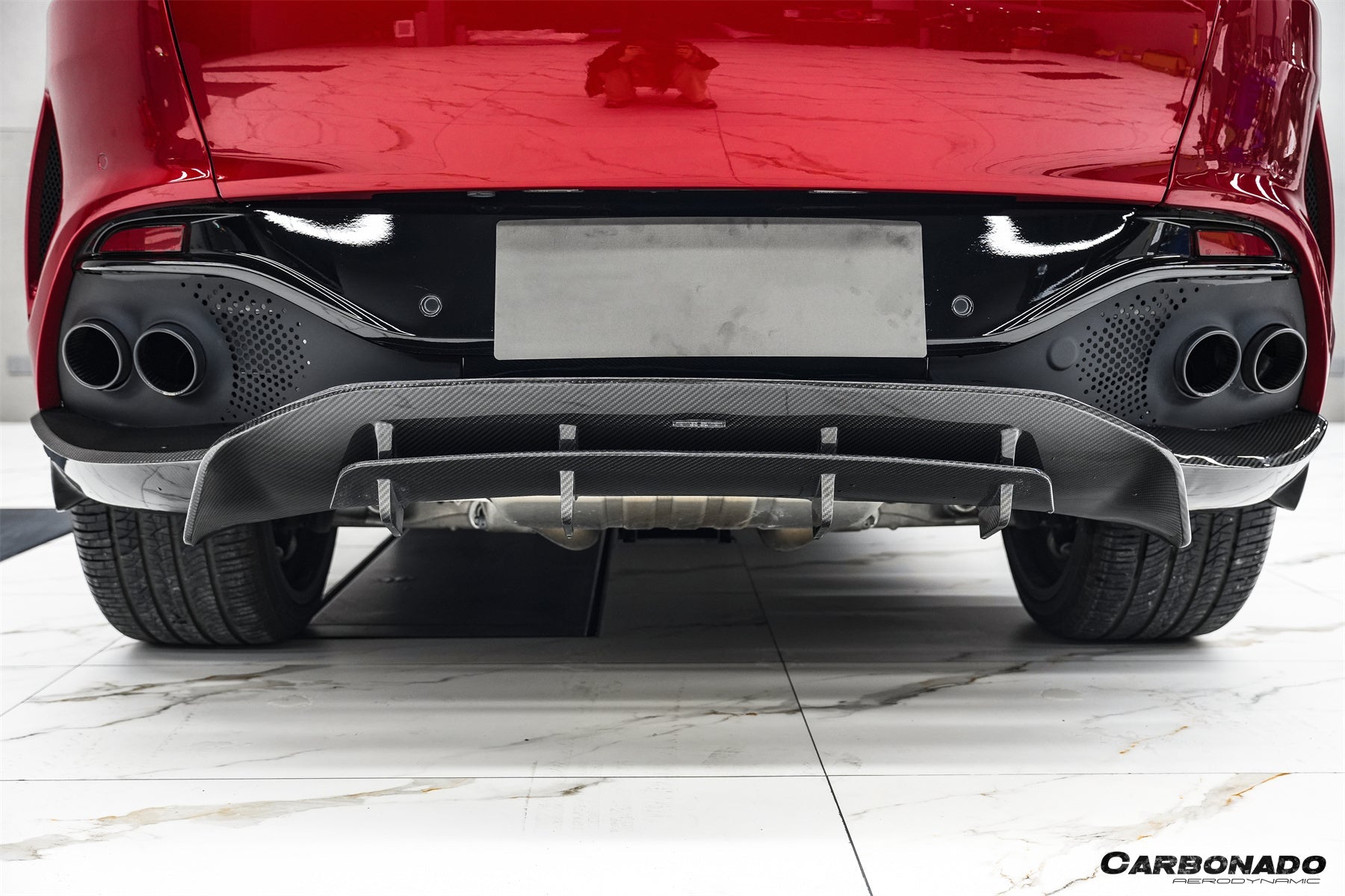 Carbonado 2021-2024 Aston Martin DBX 707 Style Dry Carbon Fiber Full Body Kit