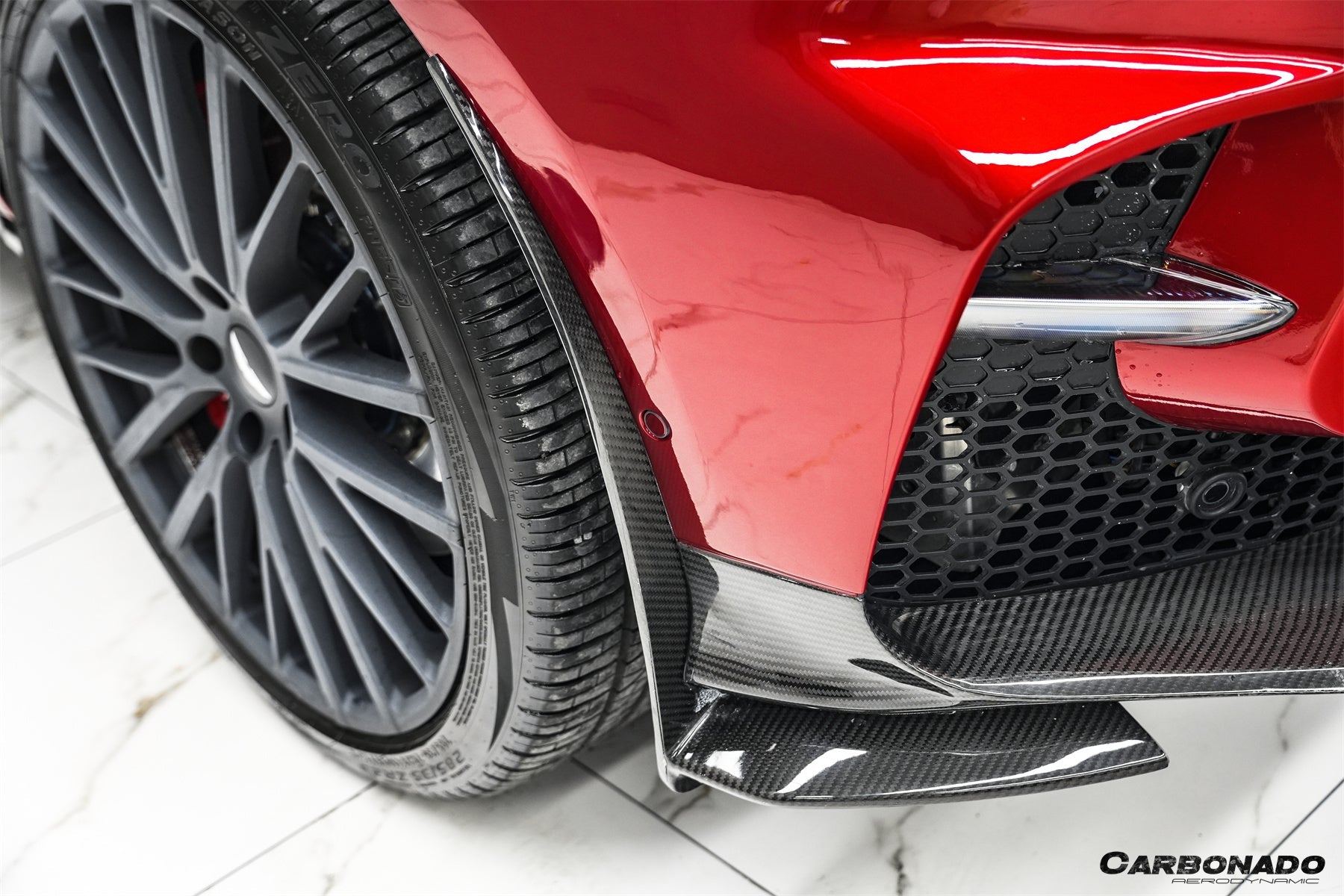 Carbonado 2021-2024 Aston Martin DBX 707 Style Dry Carbon Fiber Full Body Kit