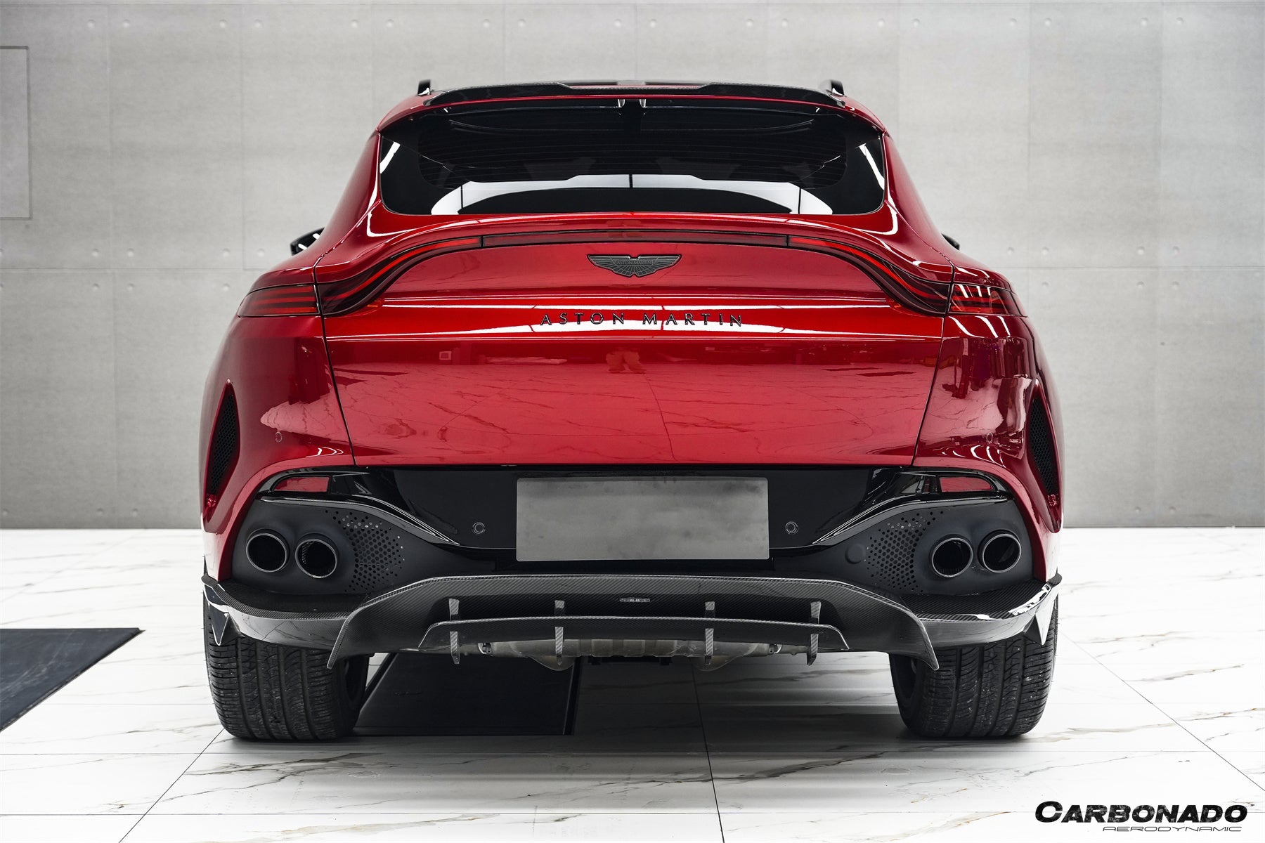 Carbonado 2021-2024 Aston Martin DBX 707 Style Dry Carbon Fiber Full Body Kit