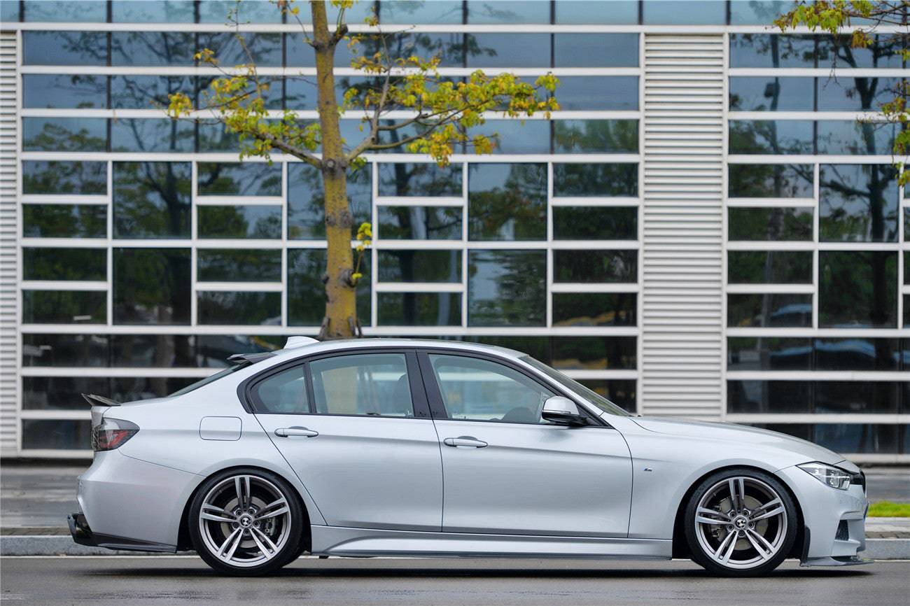 Faldones laterales de fibra de carbono estilo M-Tech GV para BMW Serie 3 F35 Carbonado 2011-2019