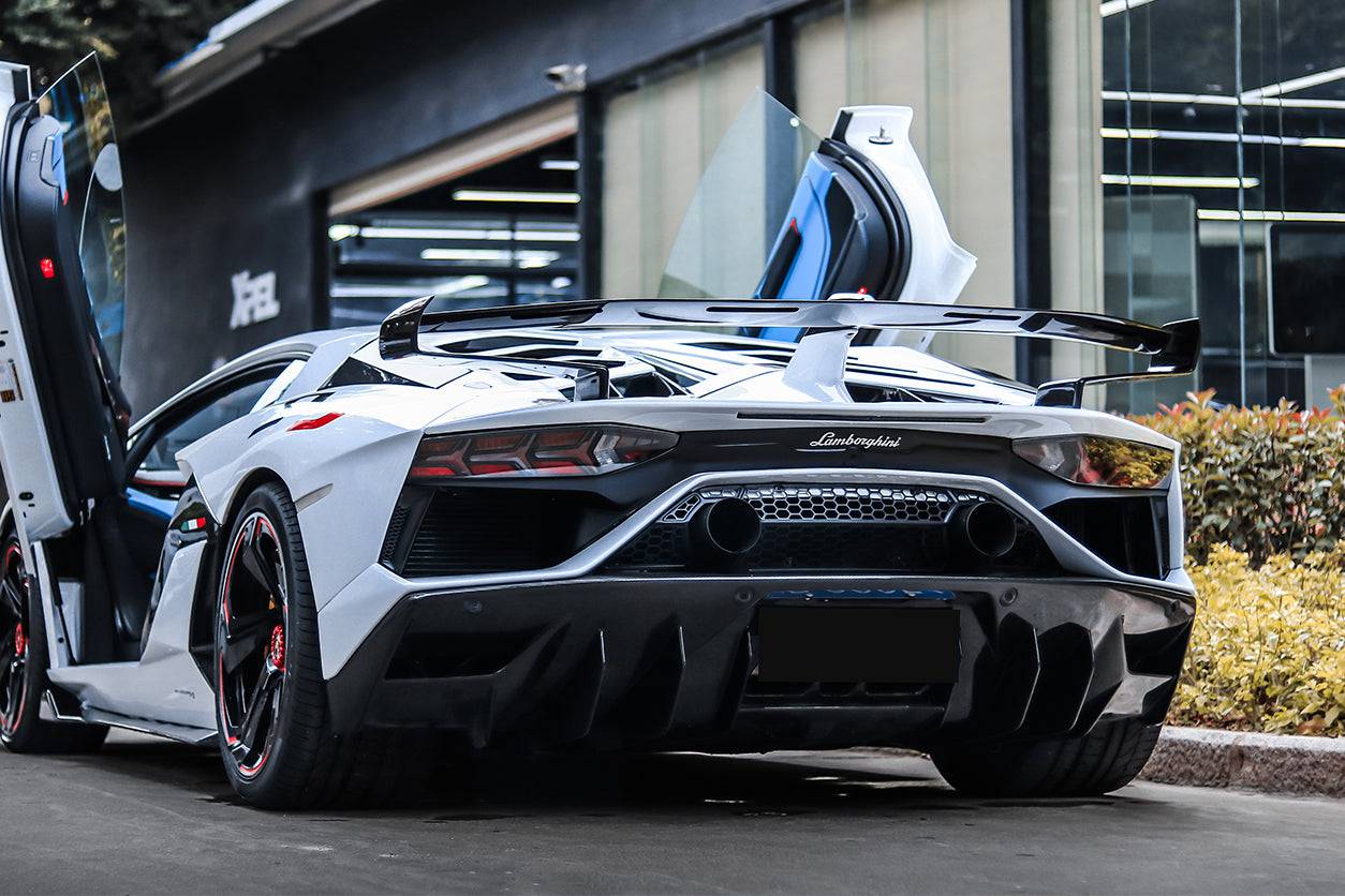 Carbonado 2011-2021 Lamborghini Aventador LP700 LP740 LP750 Coupe Roadster SVJ Style Part Dry Carbon Fiber Rear Bumper