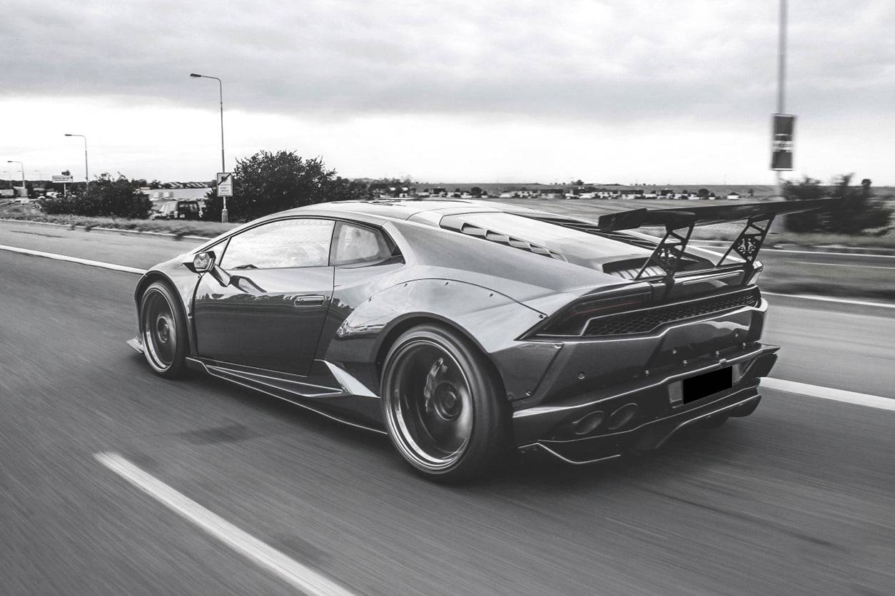 Carbonado 2015-2020 Lamborghini Huracan LP610 DE Style Rear Diffuser