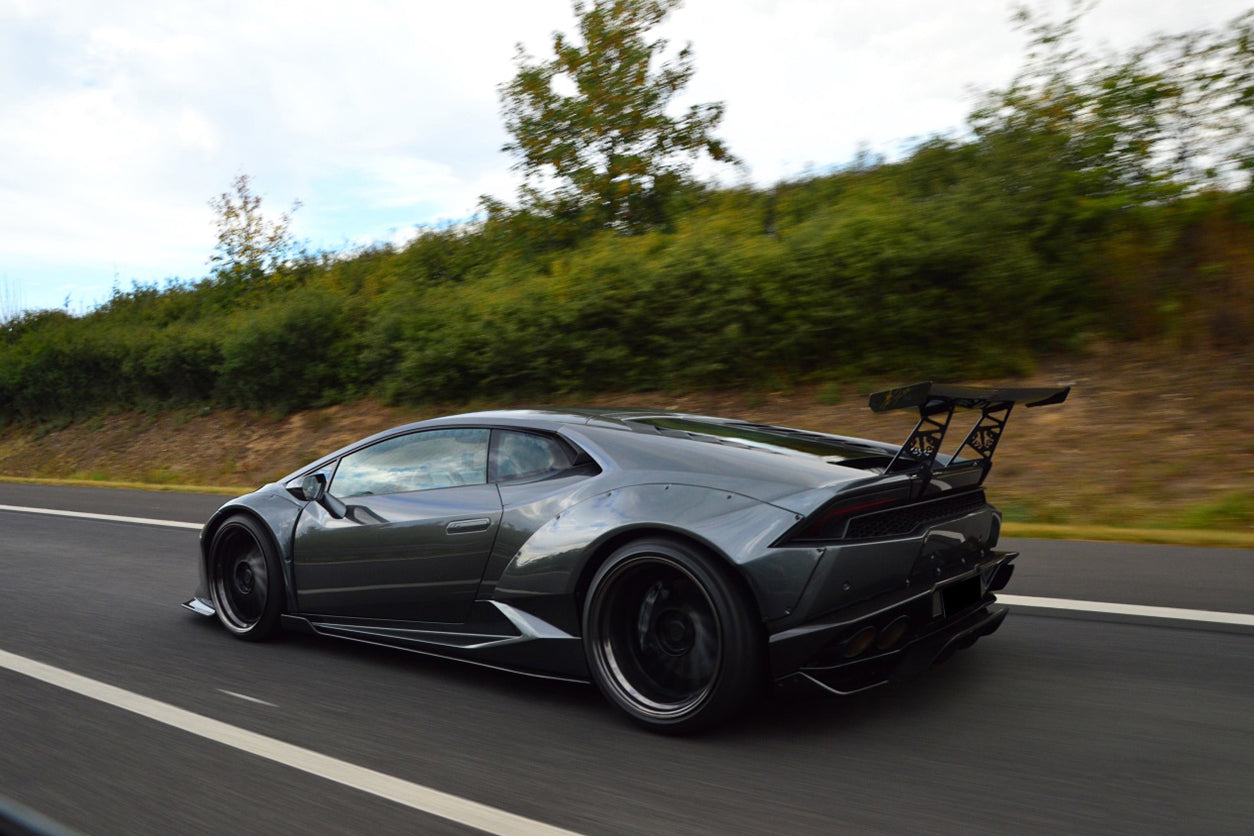 Carbonado 2015-2020 Lamborghini Huracan LP610 DE Style Rear Diffuser