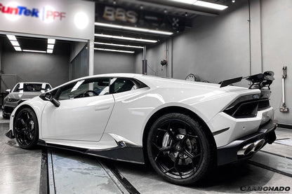 Carbonado 2015-2019 Lamborghini Huracan LP610  LP580 MD Style Carbon Fiber Side Skirts