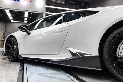 Carbonado 2015-2019 Lamborghini Huracan LP610  LP580 MD Style Carbon Fiber Side Skirts