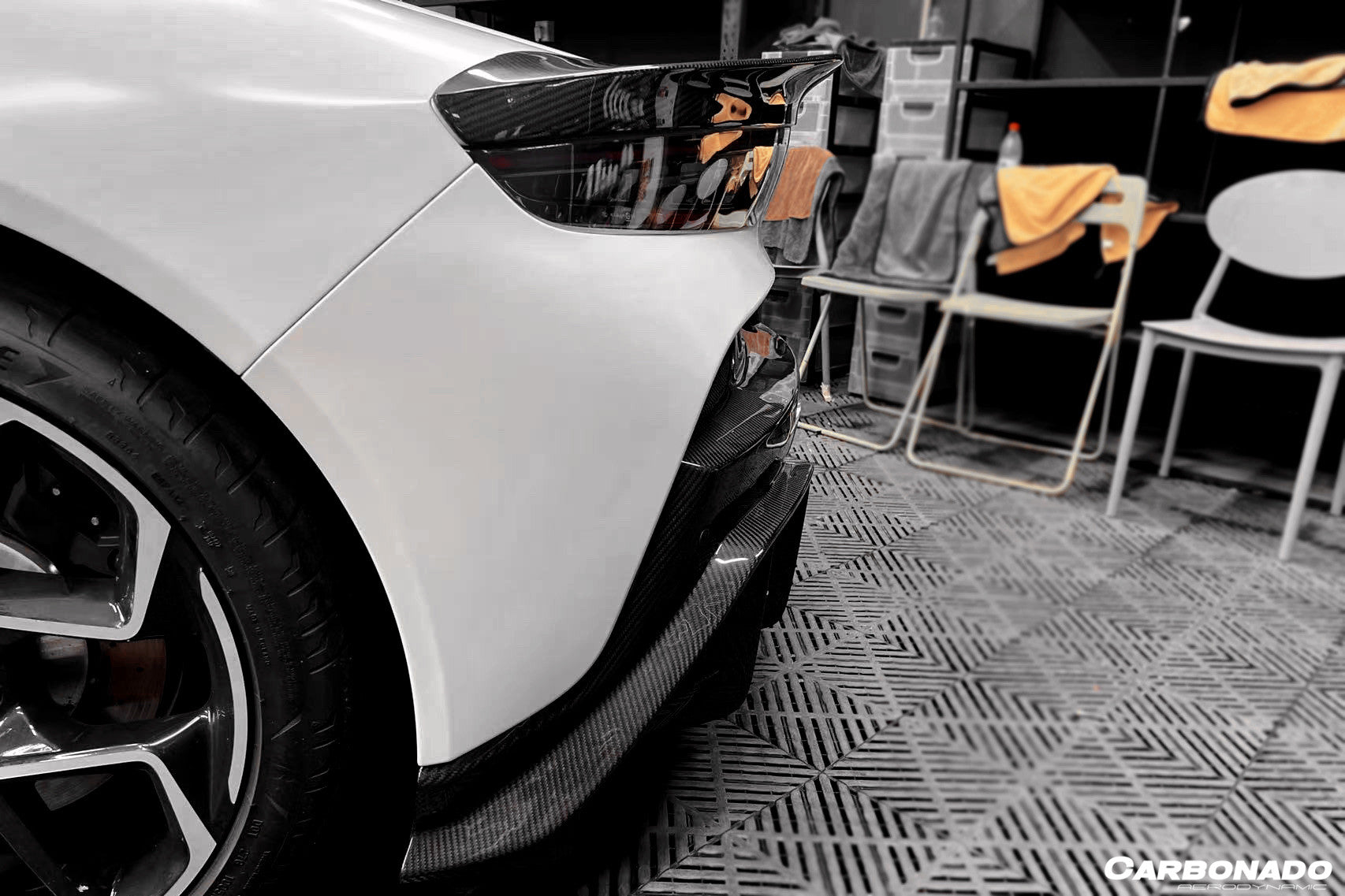 Carbonado 2020-2024 Maserati MC20 SVD Style Dry Carbon Fiber Trunk Spoiler Wing