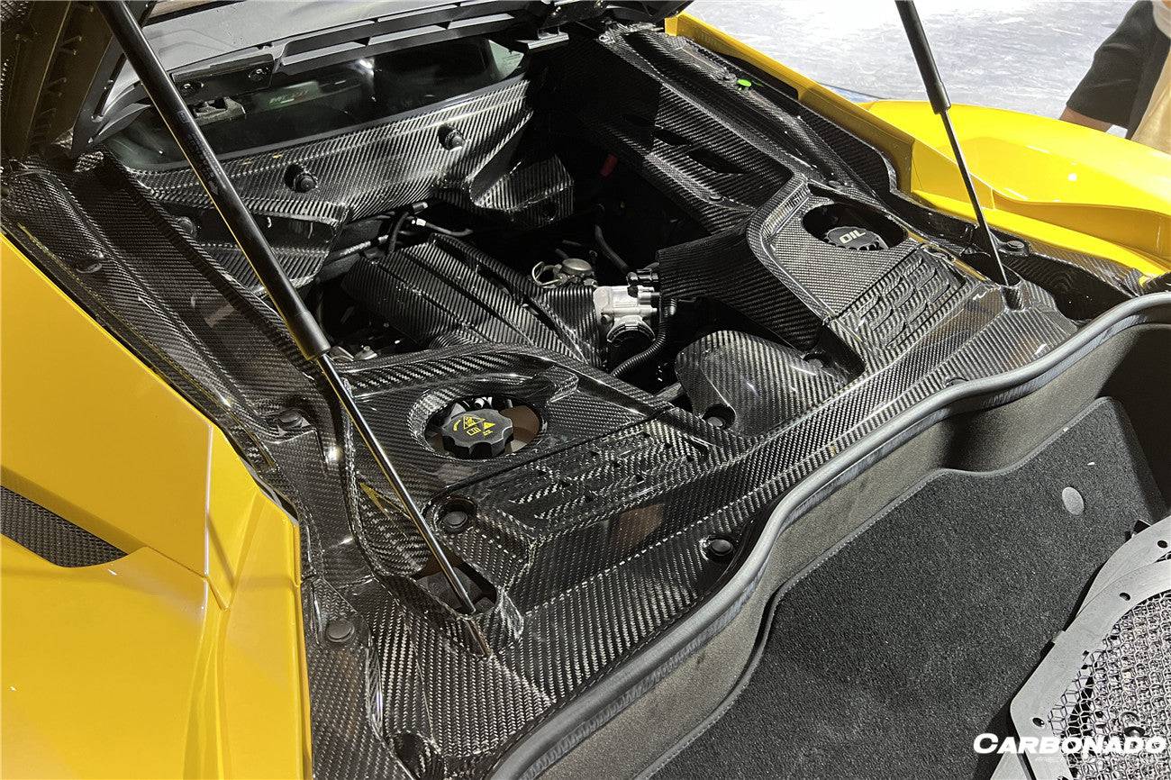 Interior del compartimento del motor de fibra de carbono seco del Maserati MC20 Carbonado 2020-2024
