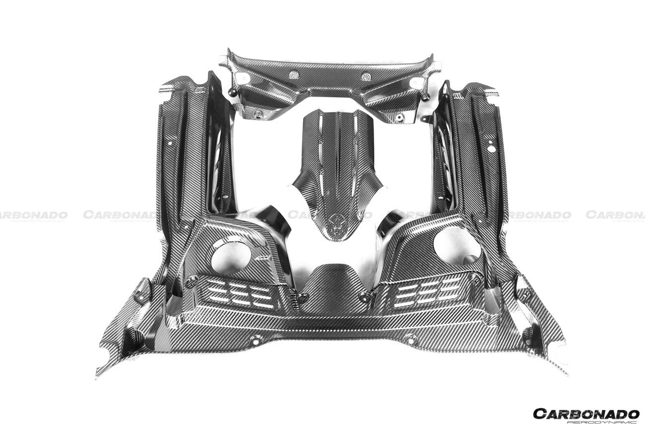 Interior del compartimento del motor de fibra de carbono seco del Maserati MC20 Carbonado 2020-2024