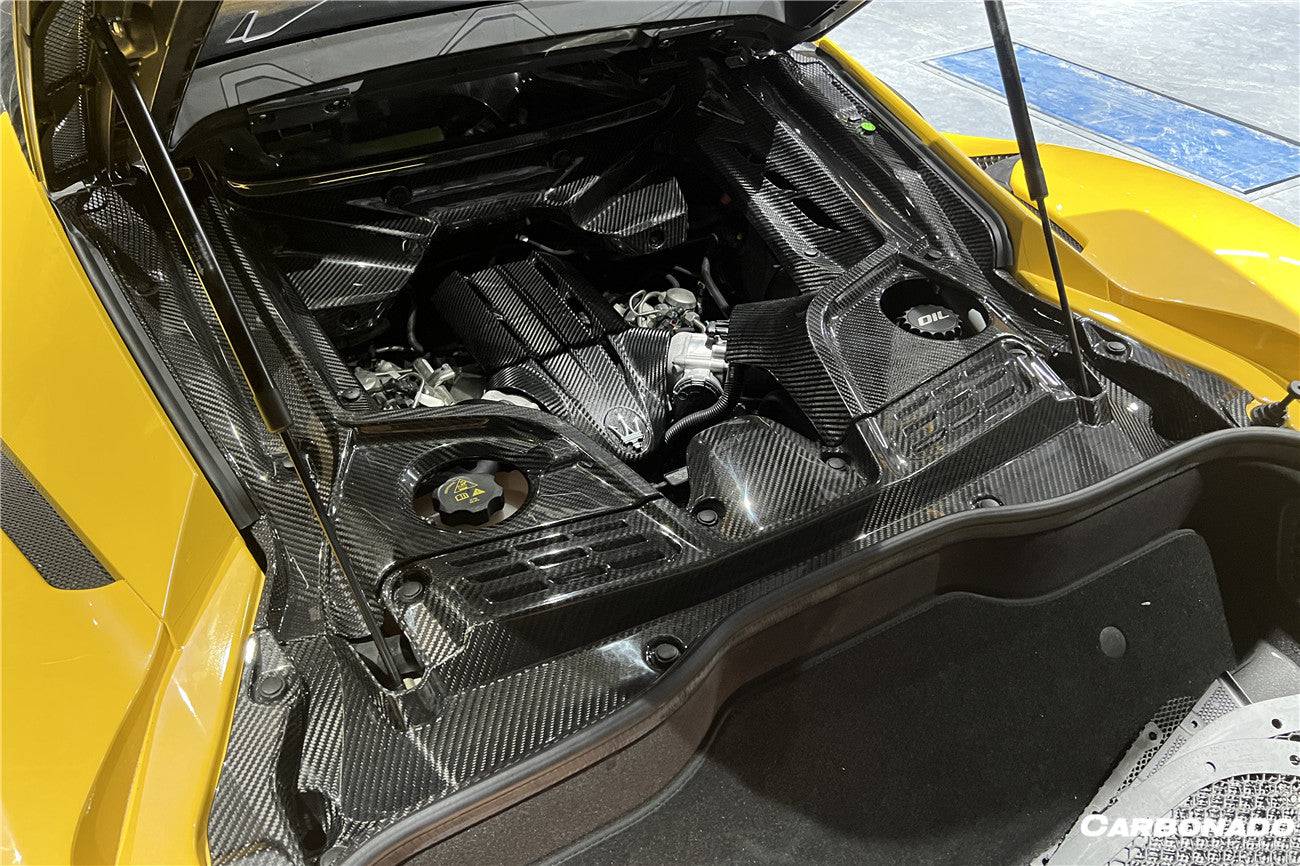 Interior del compartimento del motor de fibra de carbono seco del Maserati MC20 Carbonado 2020-2024