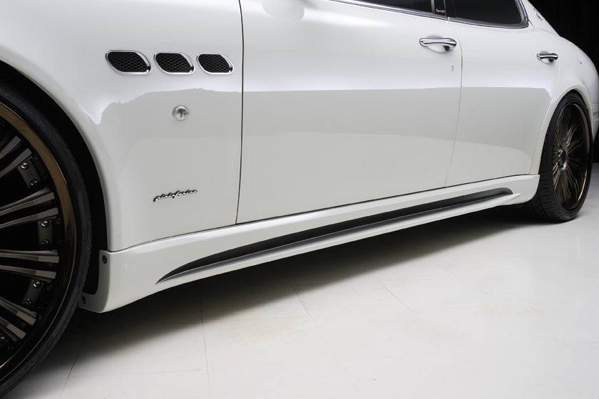 Carbonado W Style Side Skirts | 2005-2008 Maserati Quattroporte
