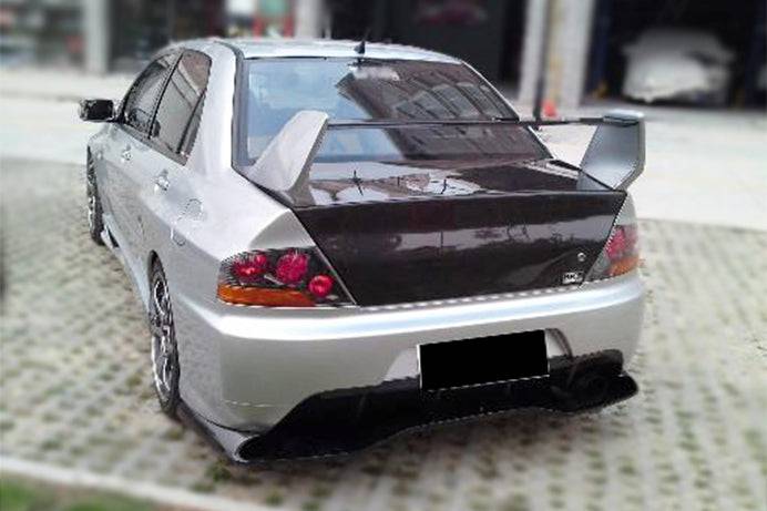 Carbonado OE Style Carbon Fiber Trunk | 2003-2006 Mitsubishi Evo 7/8/9
