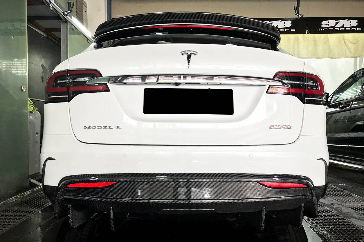 Carbonado 2019-2021 Tesla Model X SUV RZS Style Carbon Fiber Rear Diffuser