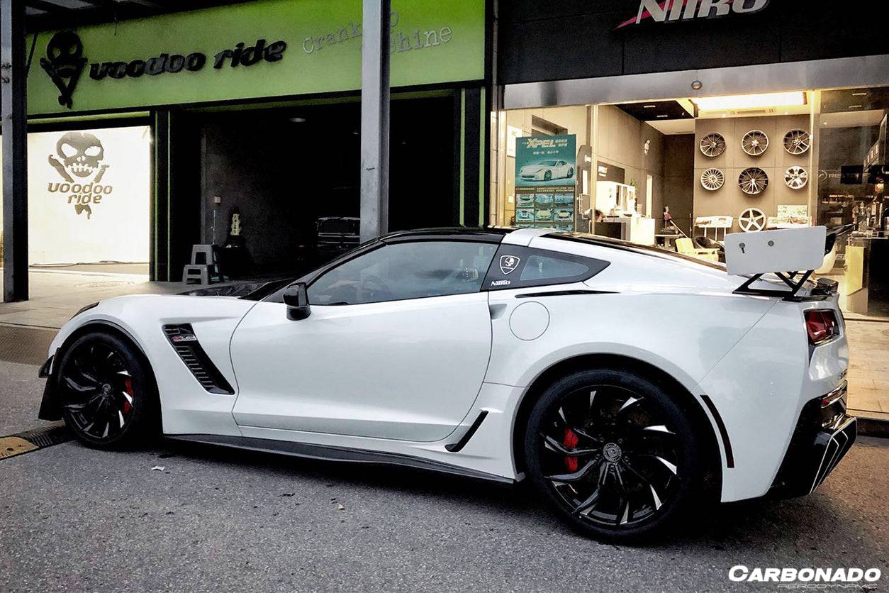 Carbonado 2013-2019 Corvette C7 Z06 Grandsport AR Style Carbon Fiber Side Skirts Extension