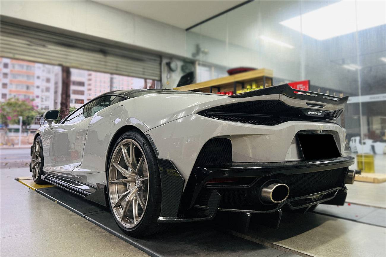 Carbonado 2020-2023 McLaren GT WP Style DRY Carbon Fiber Trunk Spoiler Wing