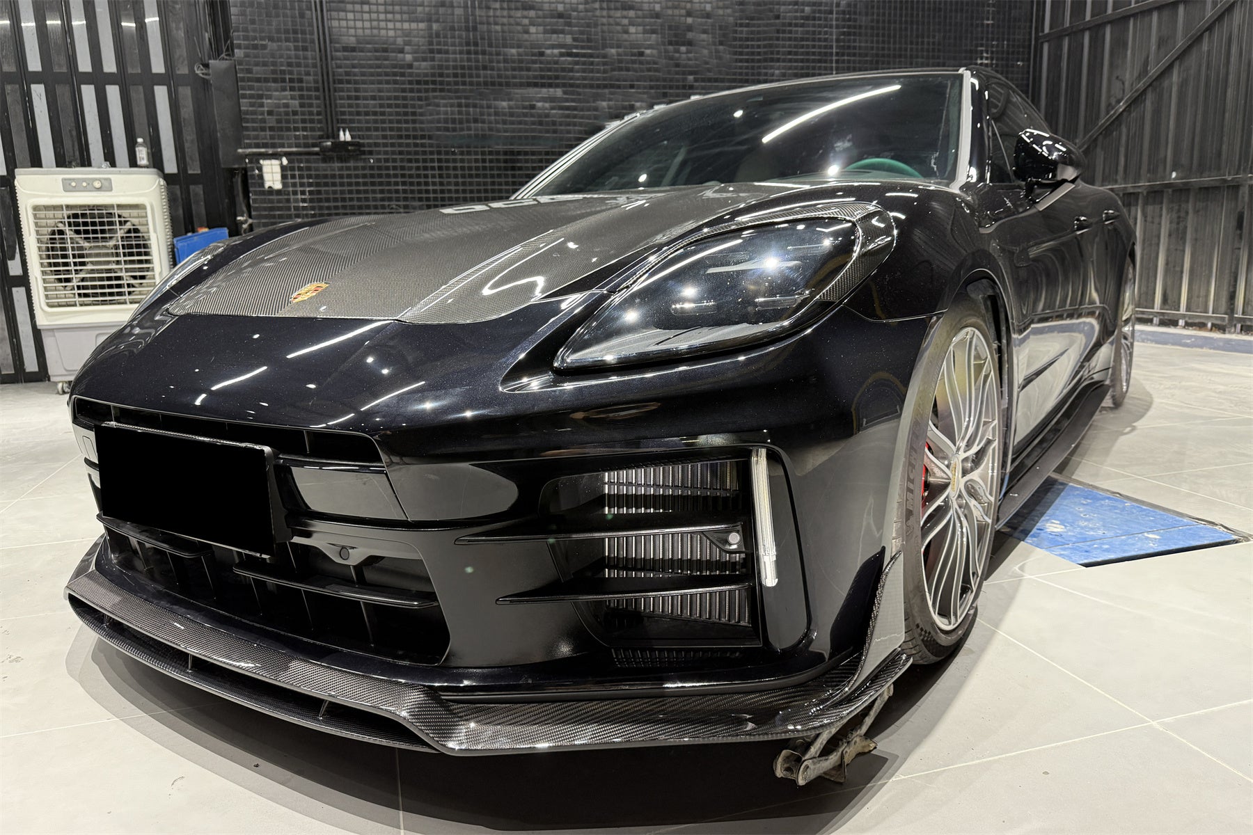 Borde delantero de fibra de carbono seco estilo Porsche Panamera 976 ODV1 Carbonado 2024-2025
