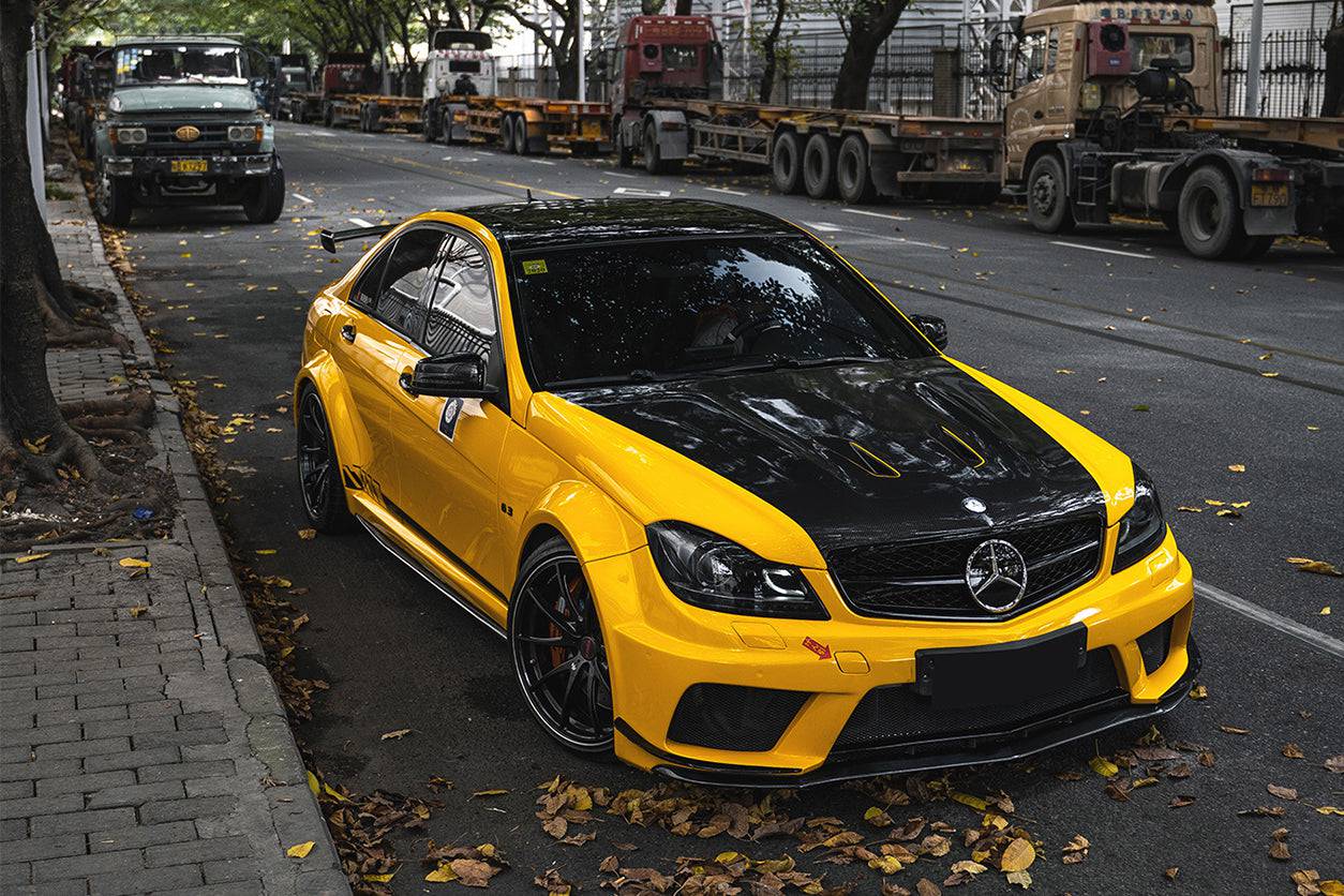 Carbonado 2012-2014 Mercedes Benz W204 C63 AMG Sedan BKSS Style Wide Full Body Kit