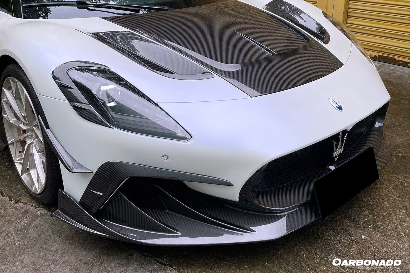 Carbonado 2020-2024 Maserati MC20 MSY Style DRY Carbon Fiber Front Lip