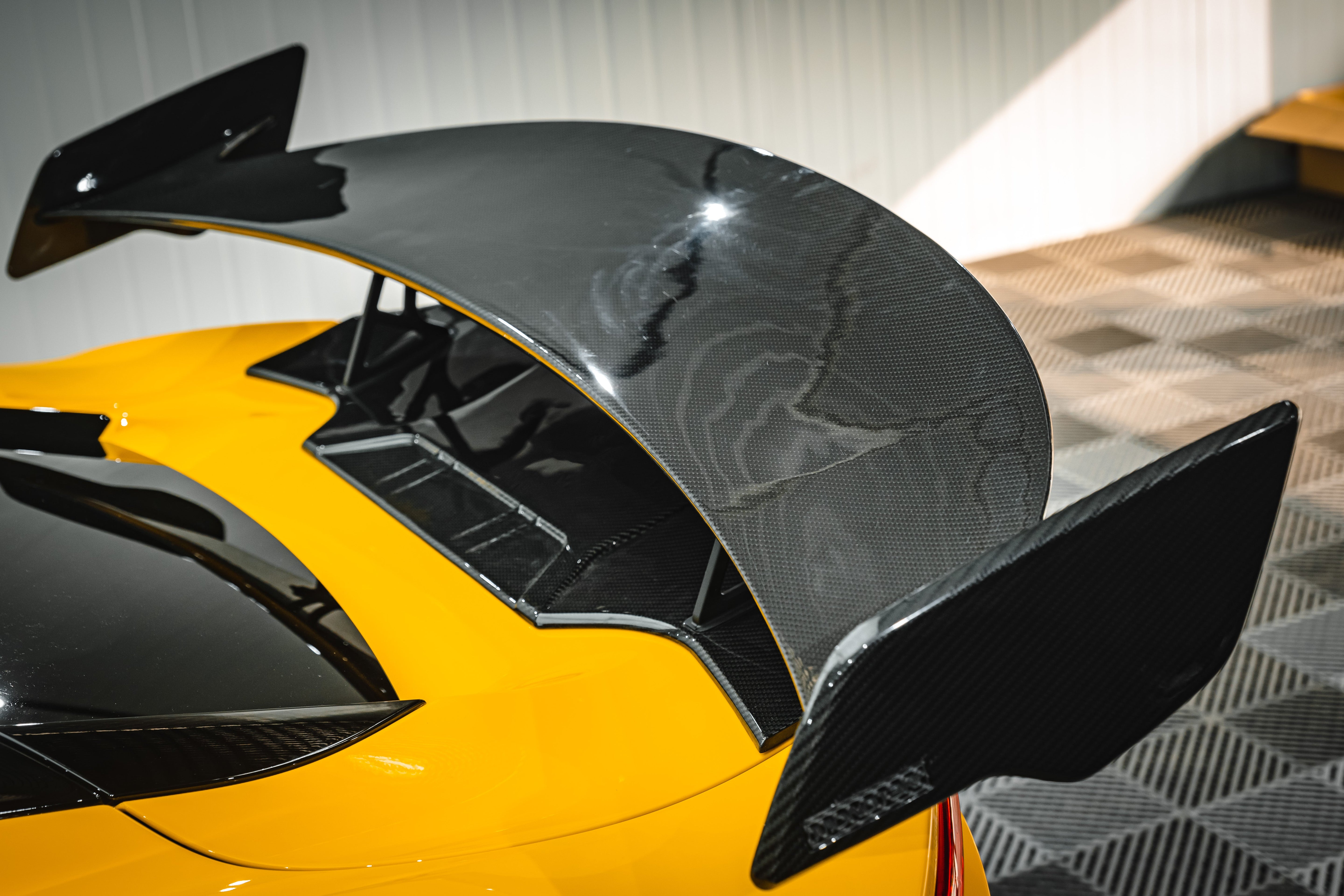 Alerón trasero de fibra de carbono seco estilo Lotus Emira NYO MNK Carbonado 2021-2024 con base