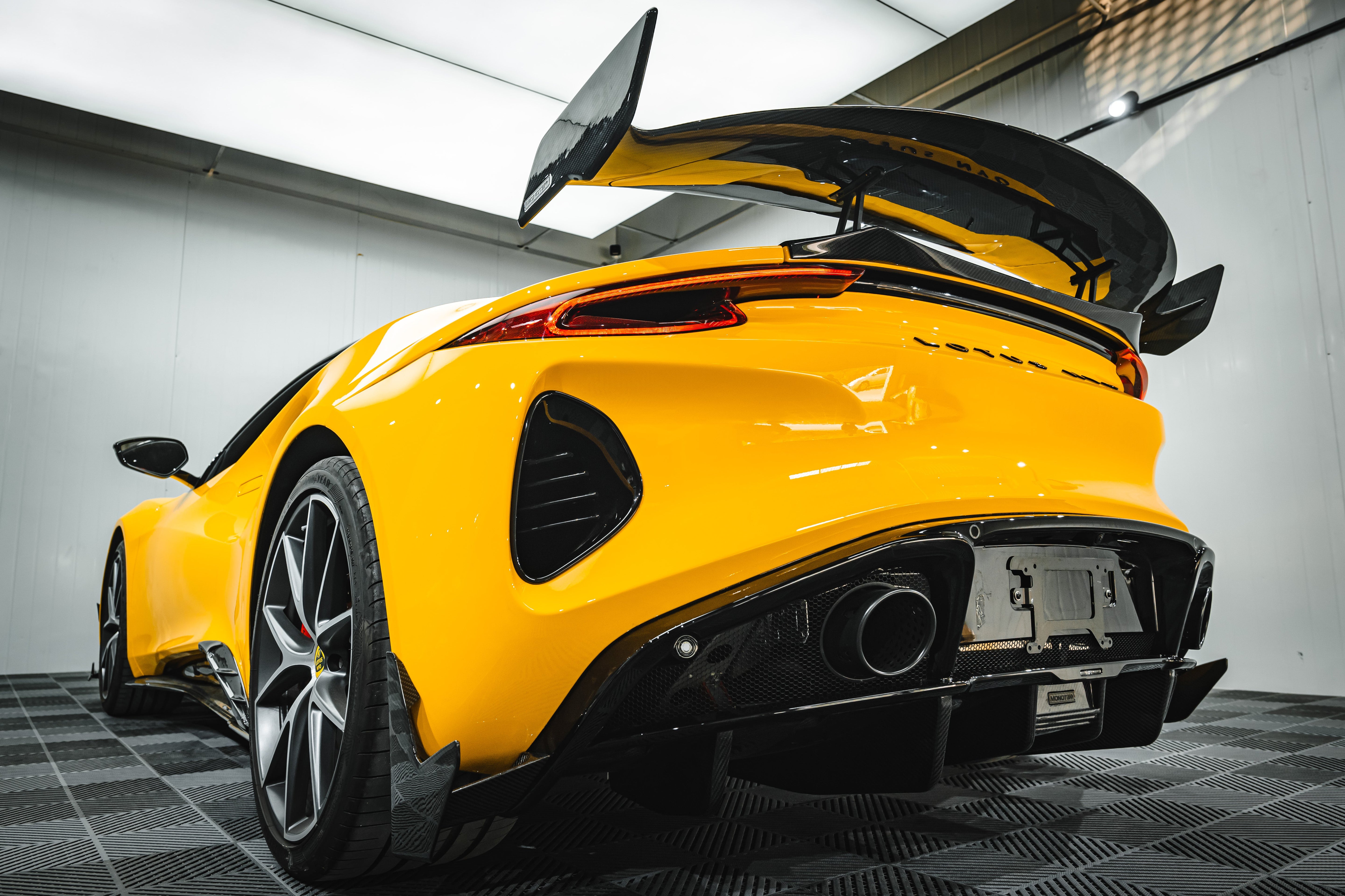 Alerón trasero de fibra de carbono seco estilo Lotus Emira NYO MNK Carbonado 2021-2024 con base