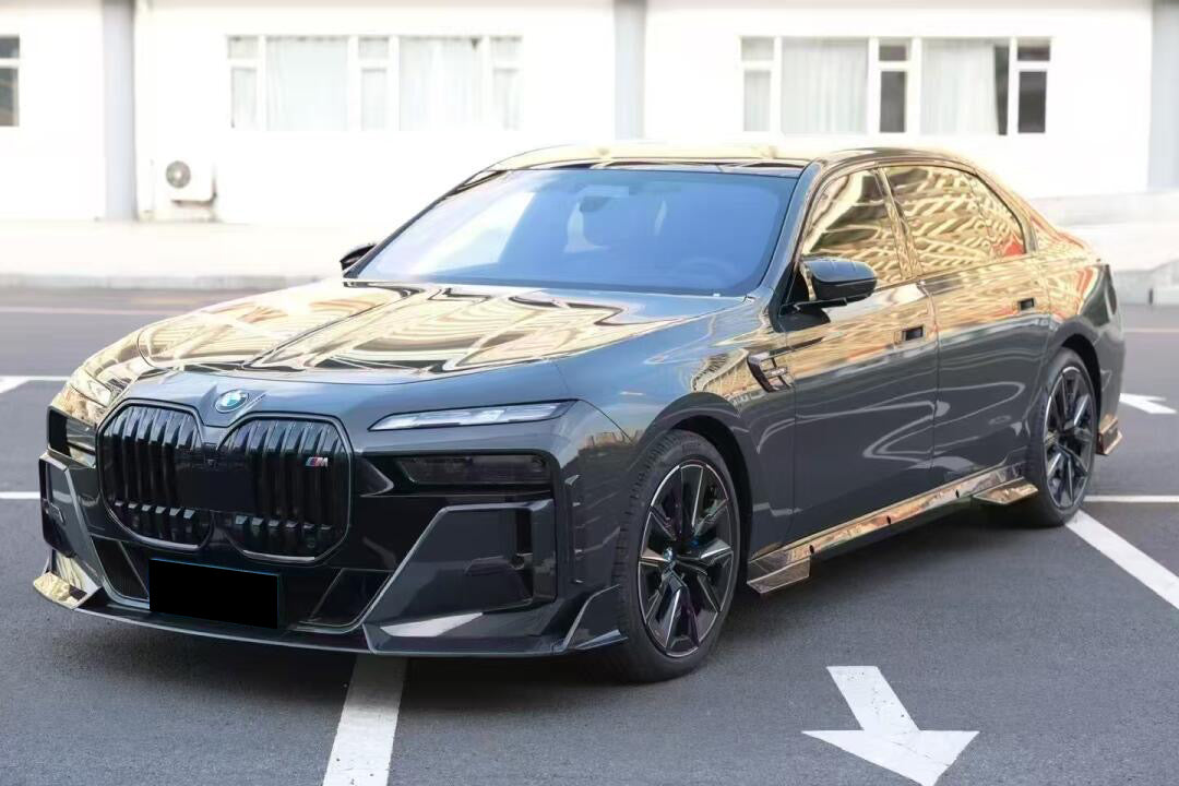 2022-2026 BMW 7 Series G70 Autoclave Carbon Fiber Side Skirts Carbonado (MSY) Fits: M Sport Package only (DRYCFG70-OD-MSY-SS)