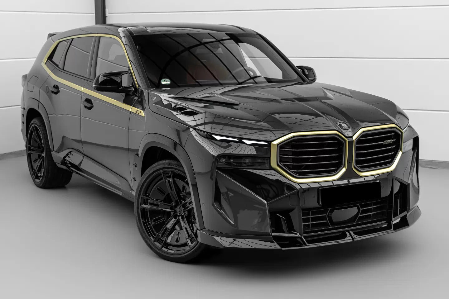 Carbonado 2023-2025 BMW XM G09 LD Style Dry Carbon Fiber Side Skirts With Under Board