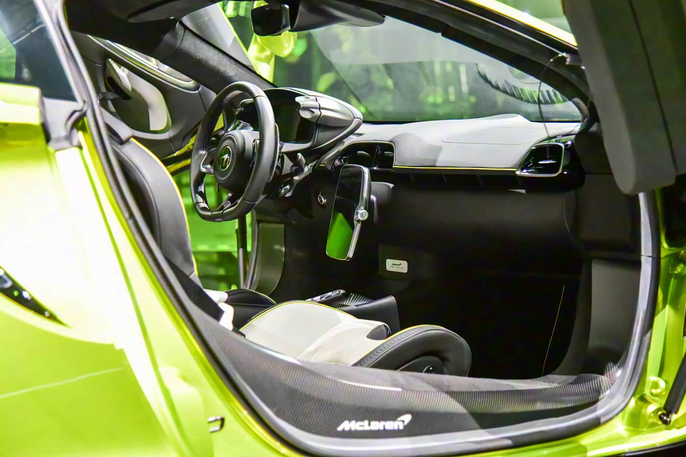 Carbonado 2023-UP McLaren Artura Coupe | Spider AM Style Autoclave Carbon Fiber Door Sills