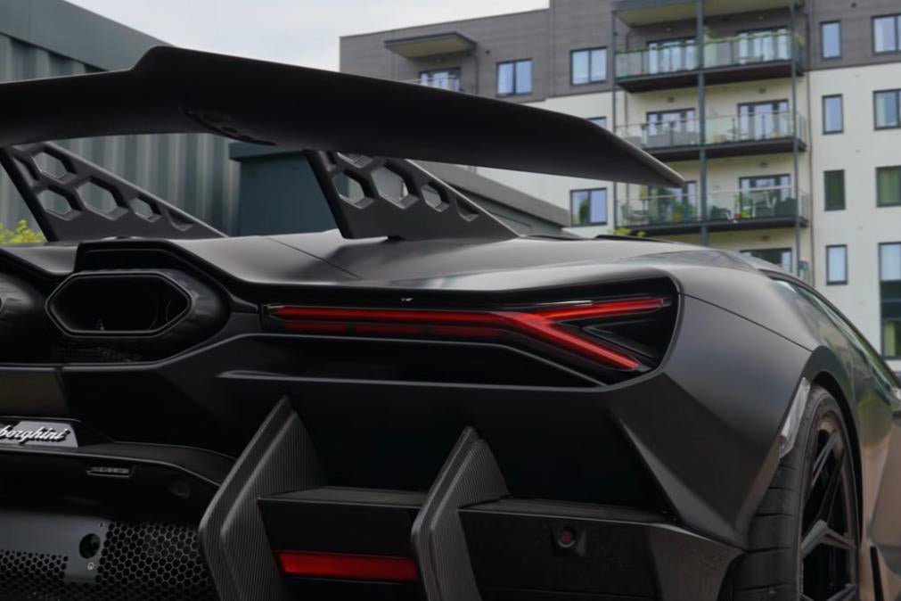 Carbonado Aero 2024 - UP Lamborghini Revuelto BK Style Autoclave Carbon Fiber Trunk Wing Spoiler - 8