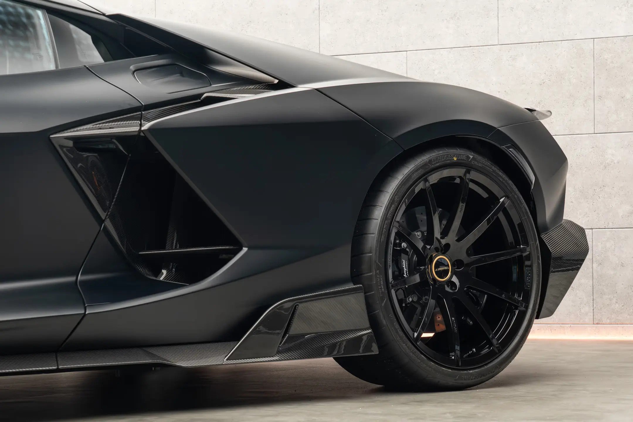 Faldones laterales de fibra de carbono Carbonado MSY Style Autoclave | 2024-UP Lamborghini Revuelto
