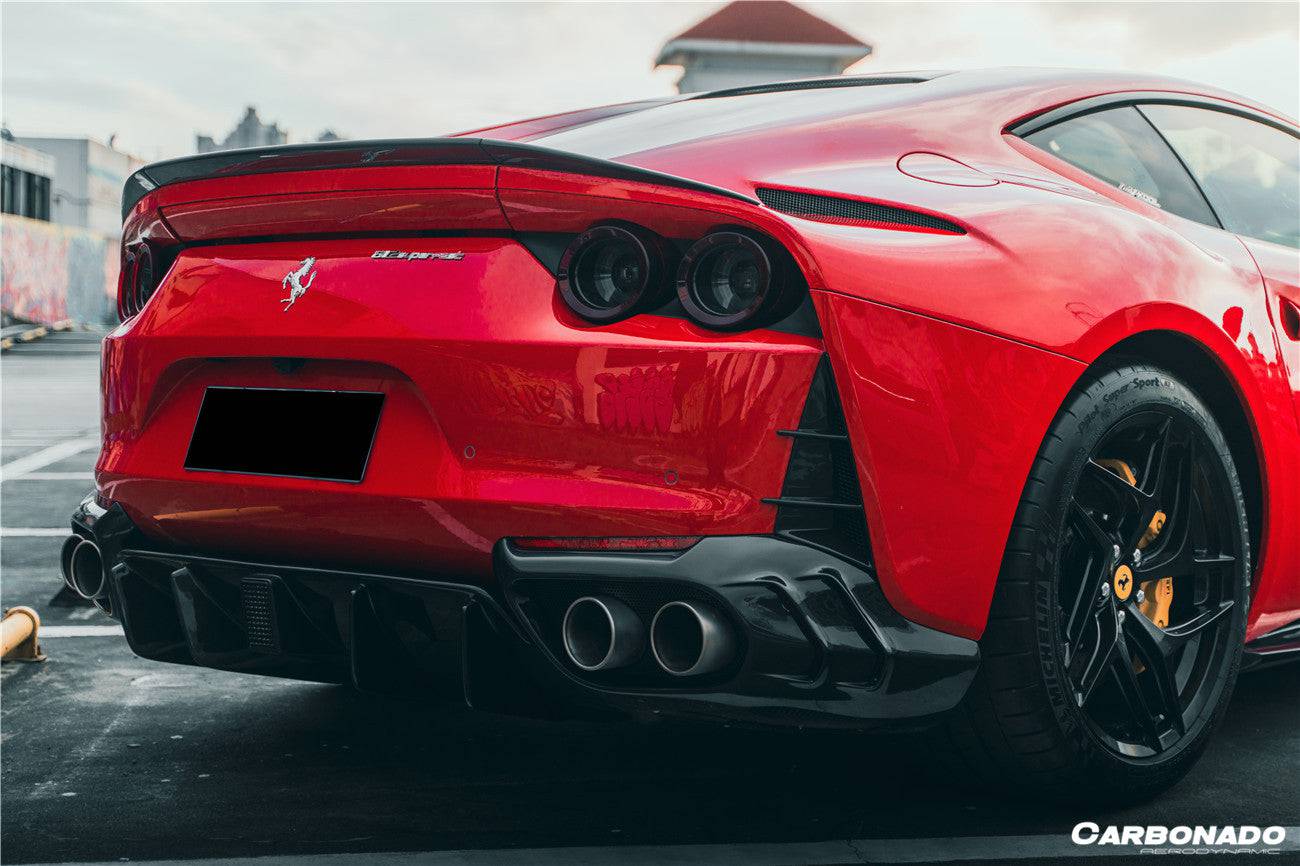 Carbonado 2017-2026 Ferrari 812 Superfast MSY Style DRY Carbon Fiber Rear Diffuser with Light