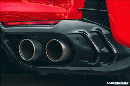 Carbonado 2017-2026 Ferrari 812 Superfast MSY Style DRY Carbon Fiber Rear Diffuser with Light