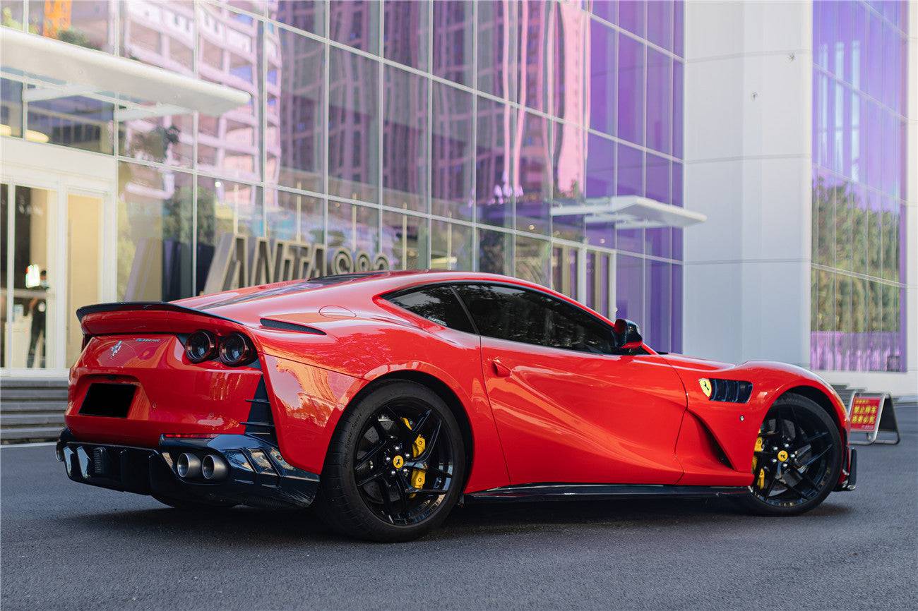 Carbonado 2017-2026 Ferrari 812 Superfast GTS MSY Style DRY Carbon Fiber Side Skirts