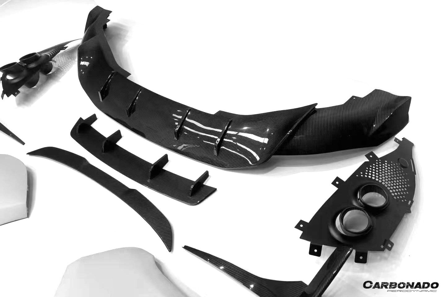 Carbonado 2021-2024 Aston Martin DBX 707 Style Dry Carbon Fiber Front Bumper With Lights