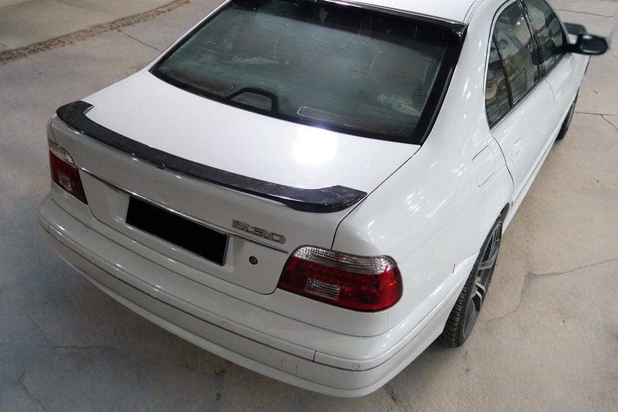 Carbonado 1997-2003 BMW 5 Series E39 MT Style Carbon Fiber Turnk Spoiler
