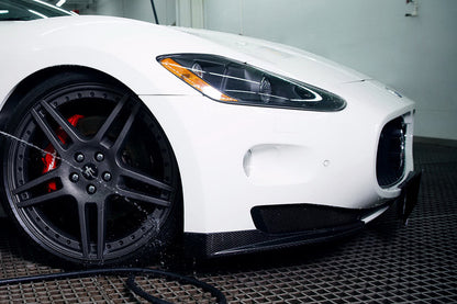 Divisor de labio delantero de fibra de carbono DarwinPRO para Maserati GranTurismo y GranTurismo S (2008-2011)