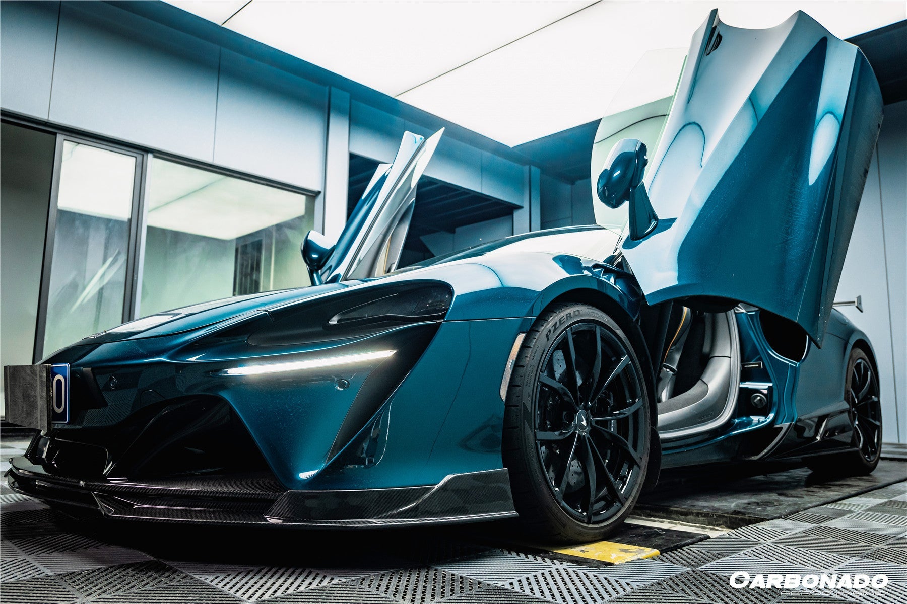 DarwinPRO 2023-UP McLaren Artura Coupe | Spider AM Style Autoclave Carbon Fiber Body Kit
