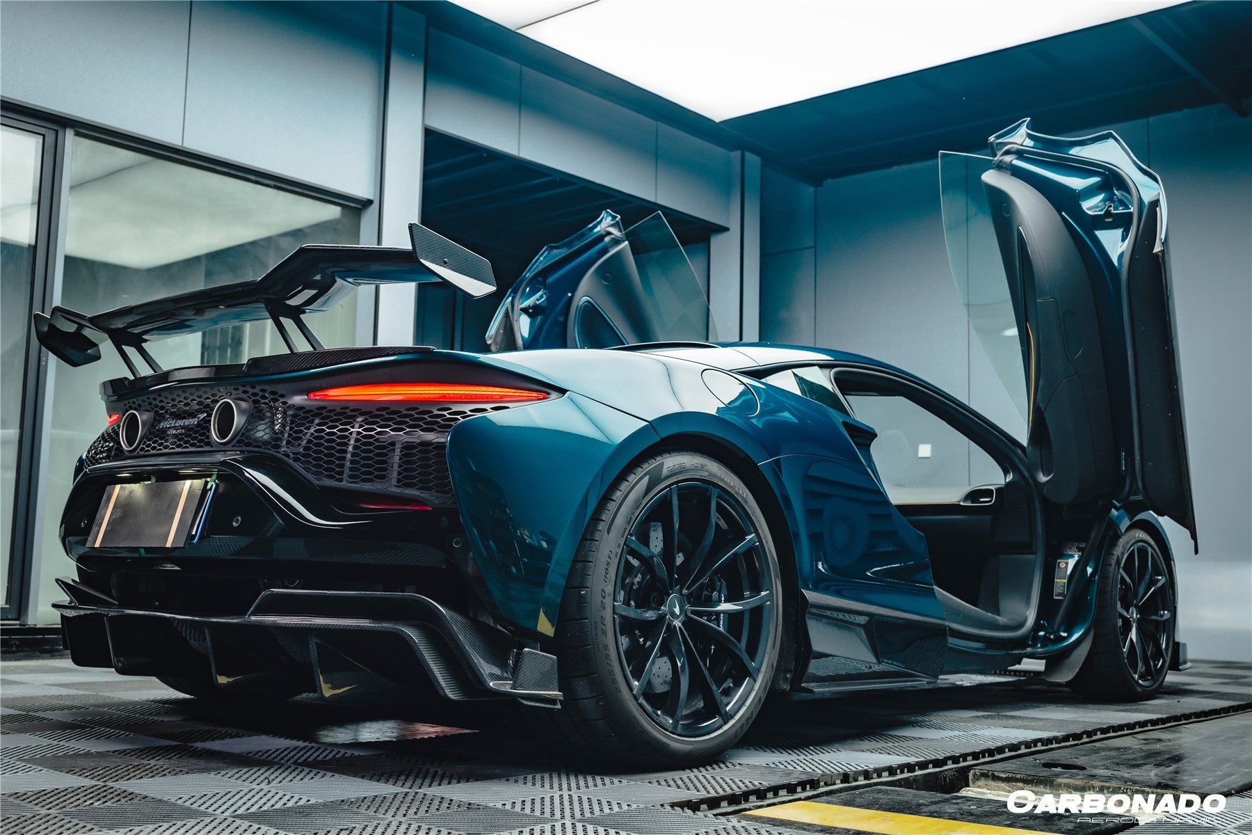 DarwinPRO 2023-UP McLaren Artura Coupe | Spider AM Style Autoclave Carbon Fiber Side Skirt