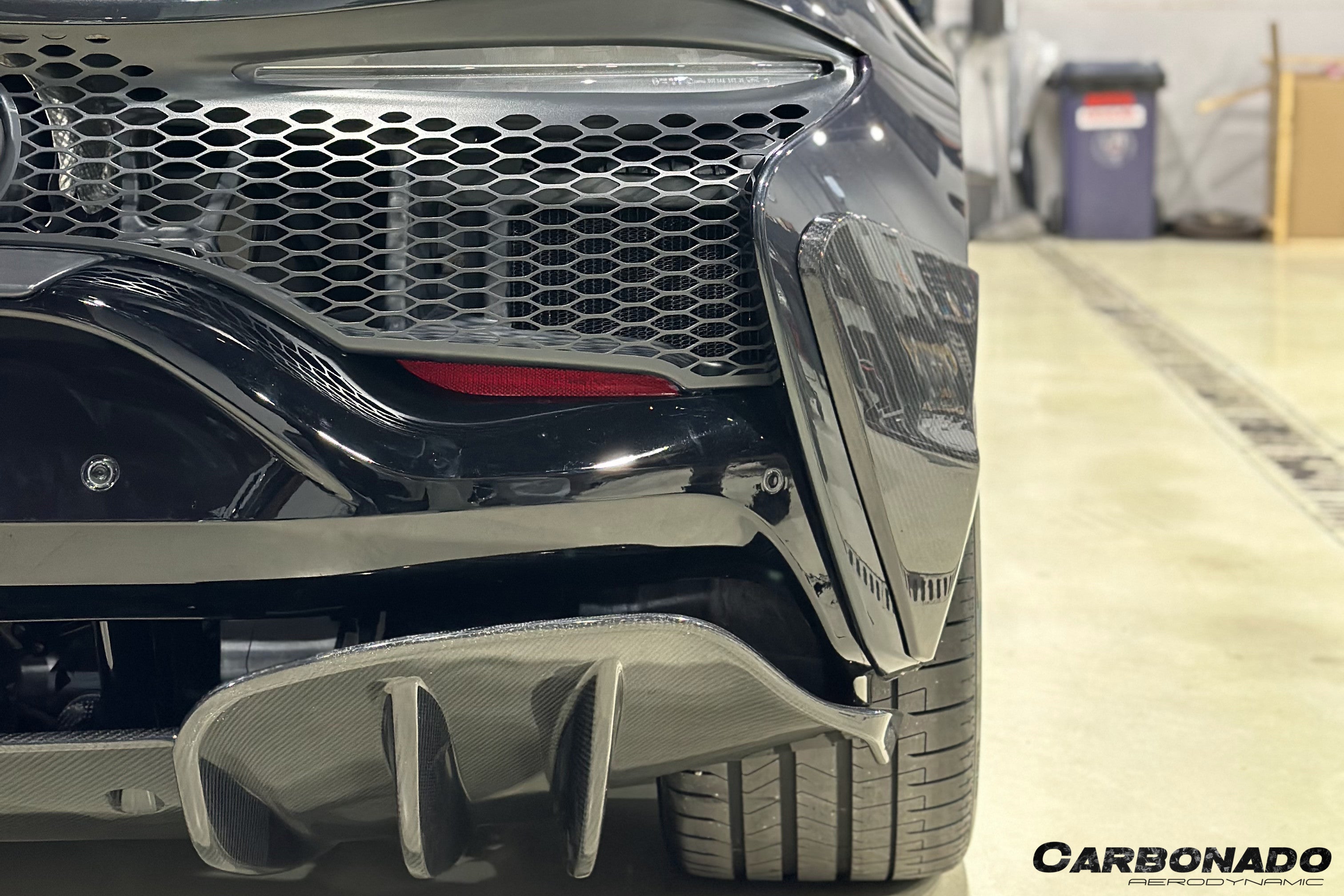 Carbonado 2023-UP McLaren Artura Coupe | Spider NVT Style Autoclave Carbon Fiber Rear Bumper Side Panels