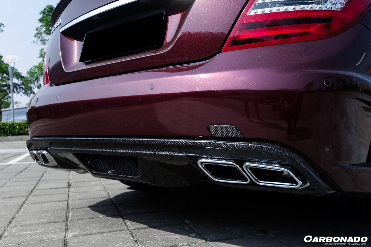 Parachoques trasero estilo P con puntas de escape para Mercedes Benz Clase C W204 Carbonado 2008-2014