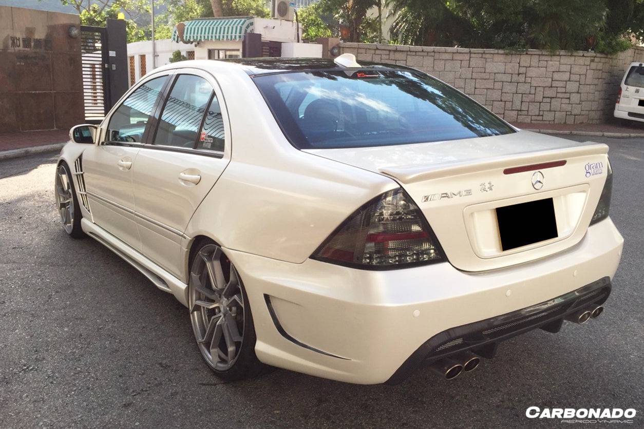 Carbonado 2001-2007 Mercedes Benz W203 C32 AMG C Class VRS Style Rear Bumper